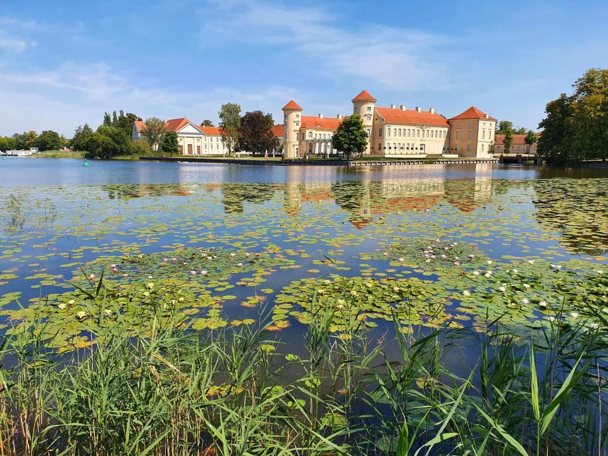 Schloss-Und Seeblick Apartment Rheinsberg Esterno foto
