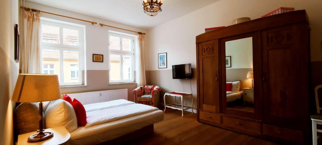 Schloss-Und Seeblick Apartment Rheinsberg Esterno foto