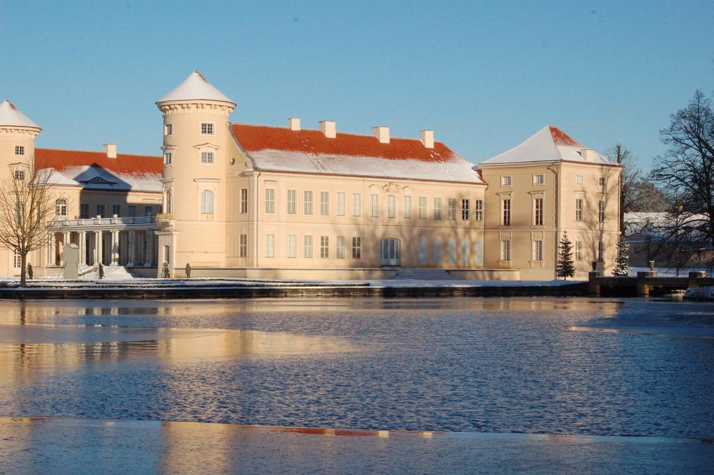 Schloss-Und Seeblick Apartment Rheinsberg Esterno foto