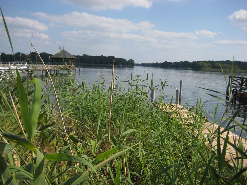 Schloss-Und Seeblick Apartment Rheinsberg Esterno foto