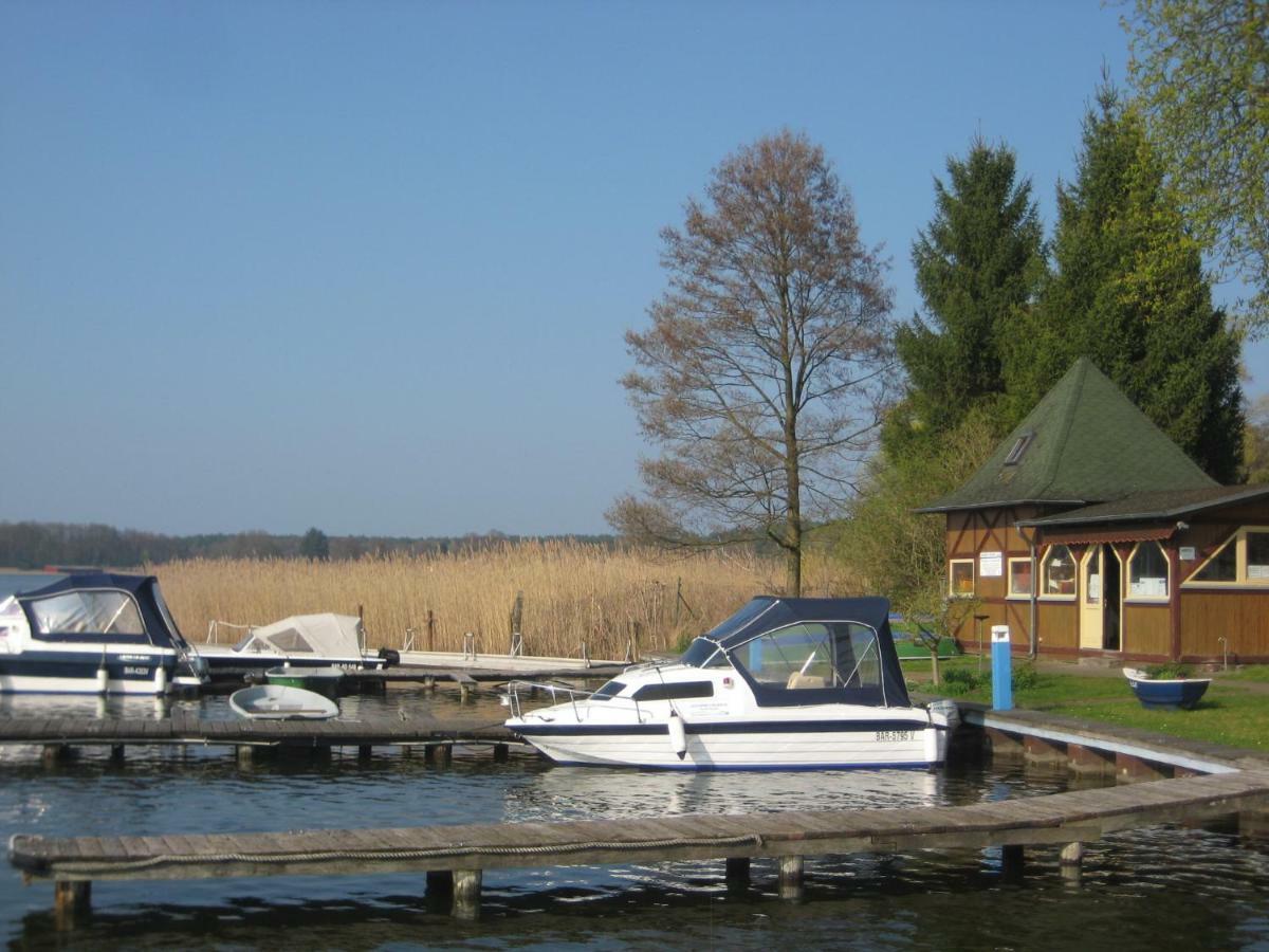 Schloss-Und Seeblick Apartment Rheinsberg Esterno foto