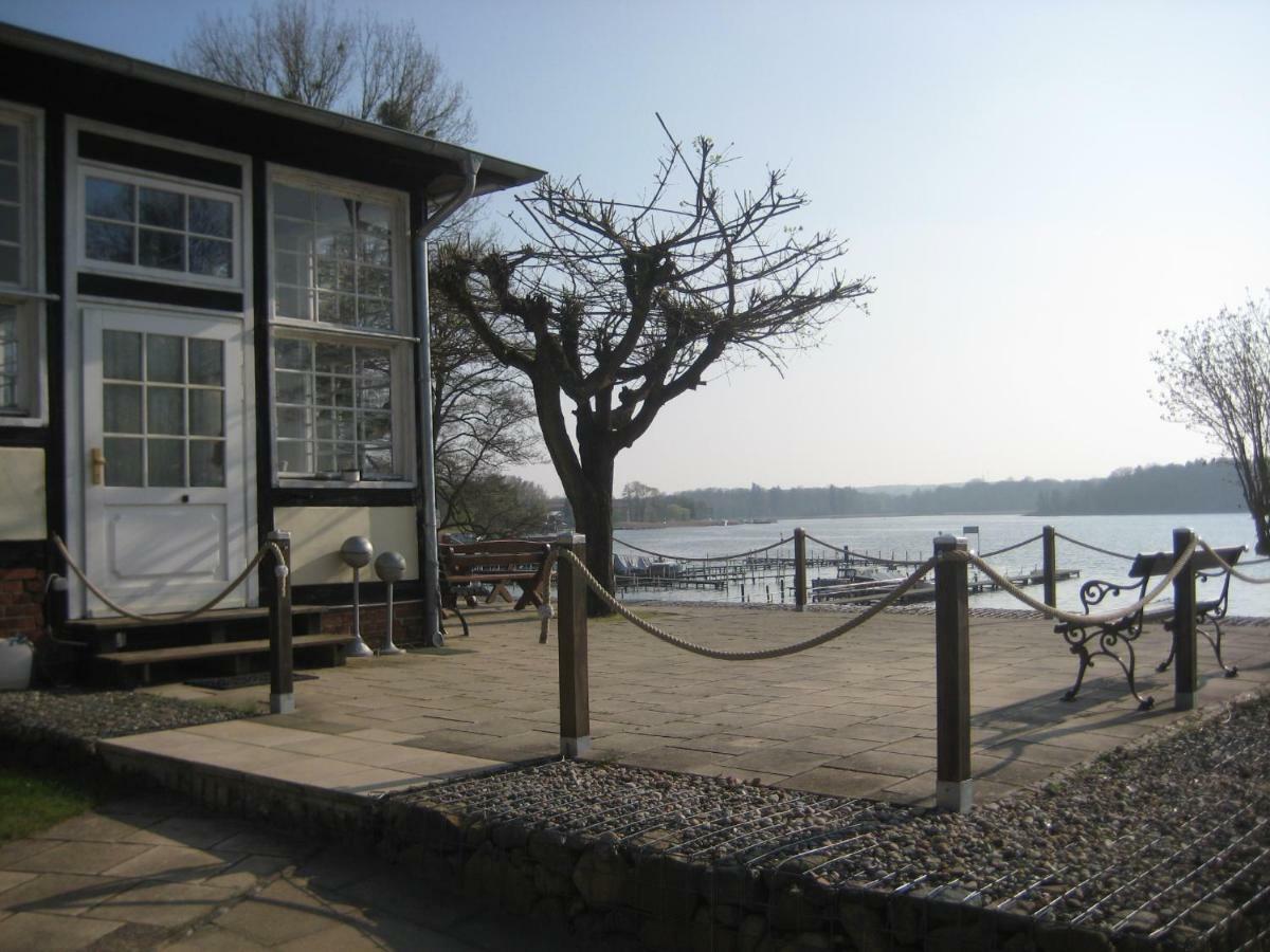 Schloss-Und Seeblick Apartment Rheinsberg Esterno foto