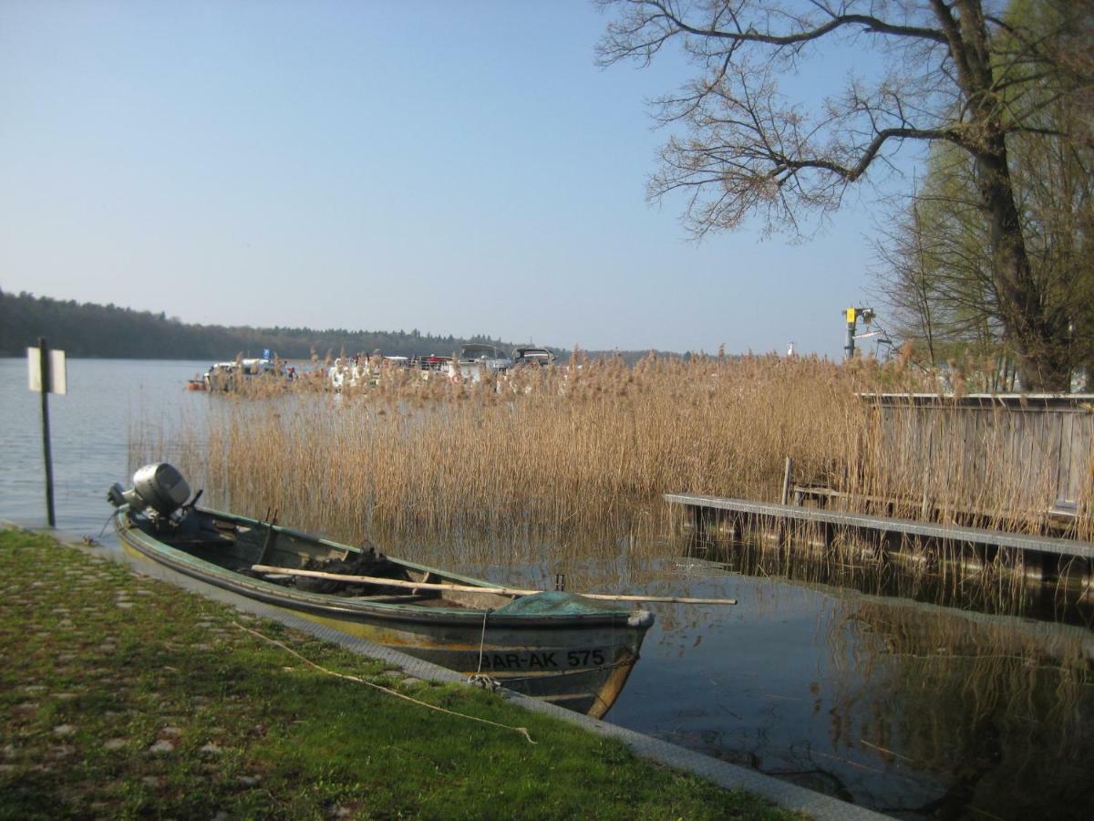 Schloss-Und Seeblick Apartment Rheinsberg Esterno foto